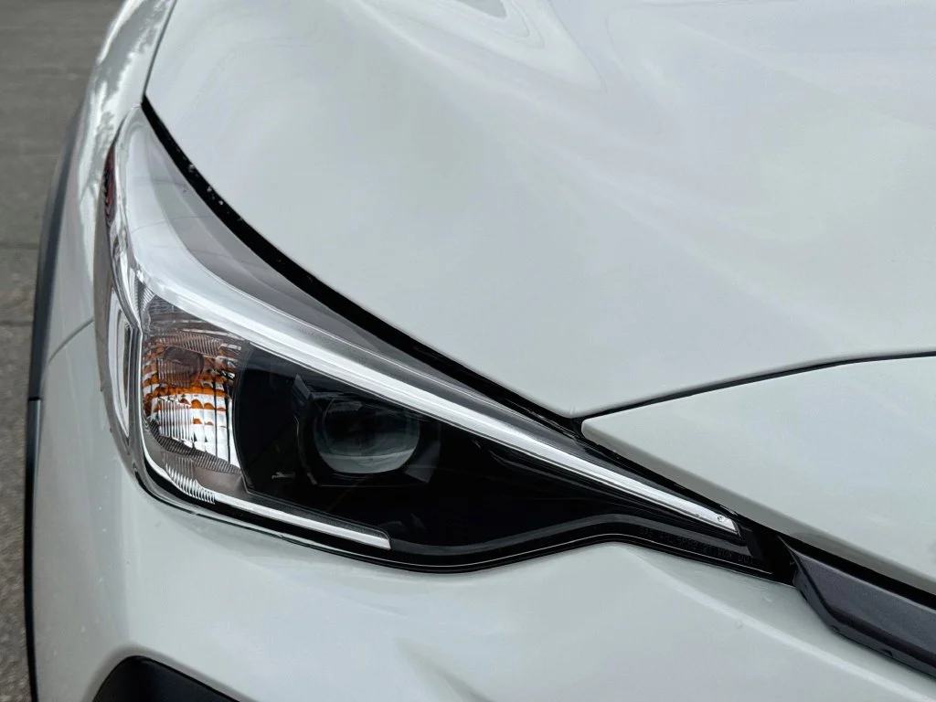 New 2027 White Subaru Premium image 37