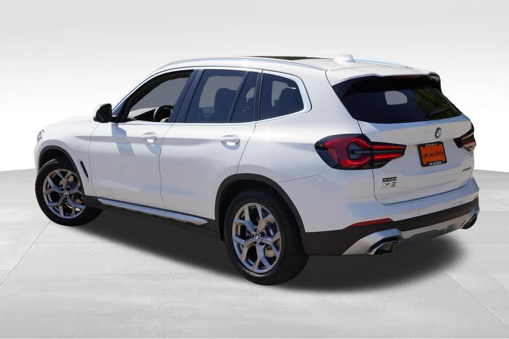 Used 2023 Alpine White BMW xDrive30i image 7