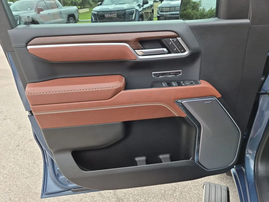Used 2025 Blue GMC Denali Ultimate image 17