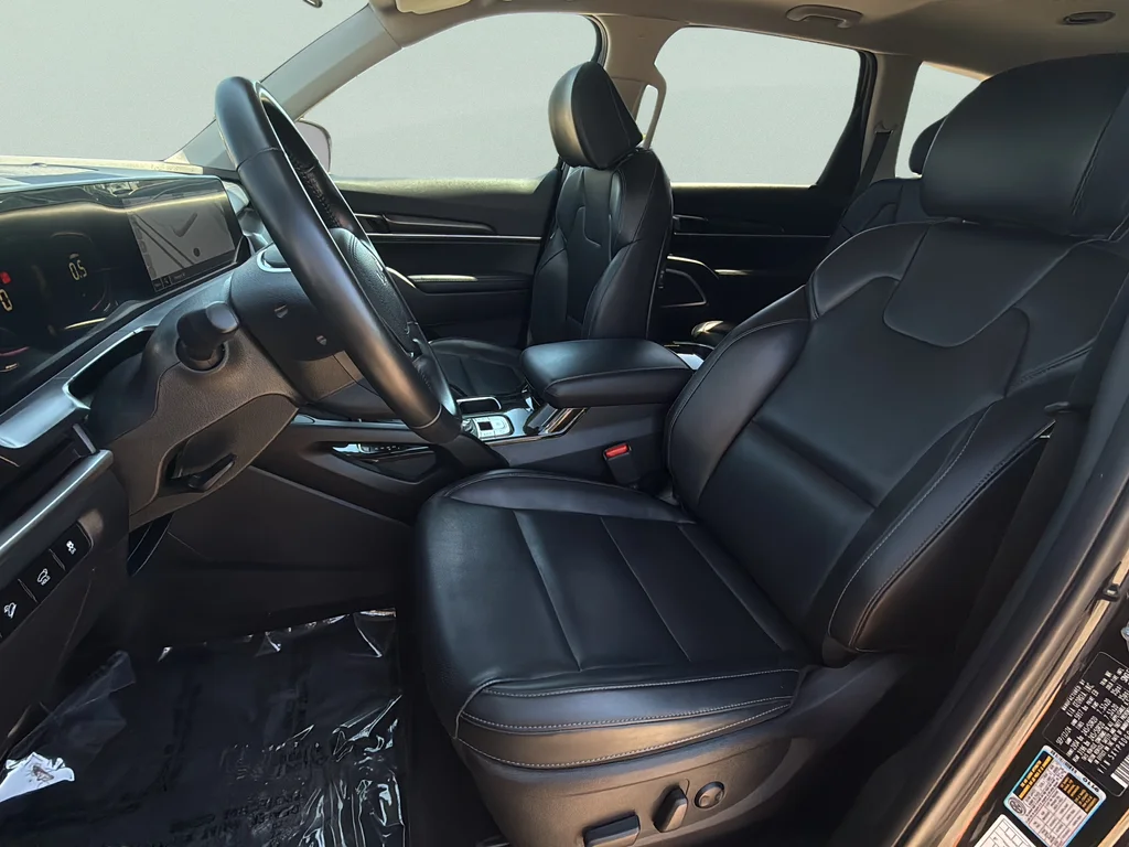 Certified Used 2025 Ebony Black Kia S image 25