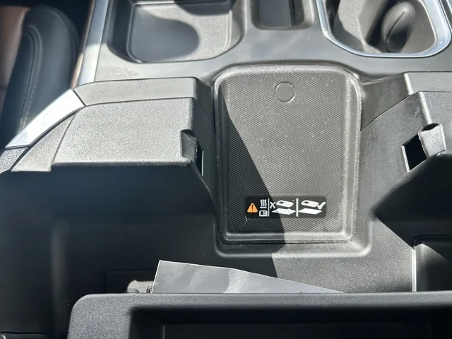 Used 2024 BLACK CHEVROLET High Country image 43