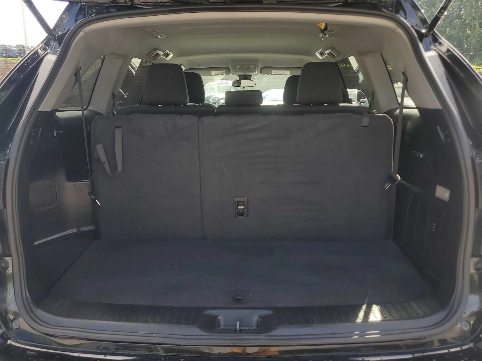 Used 2019 Midnight Black Metallic Toyota LE image 8
