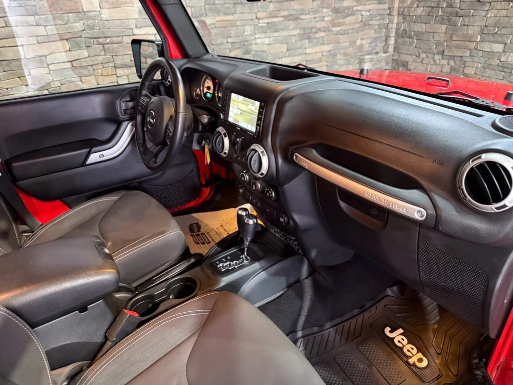 Used 2018 Firecracker Red Clearcoat Jeep Unlimited Sahara image 3