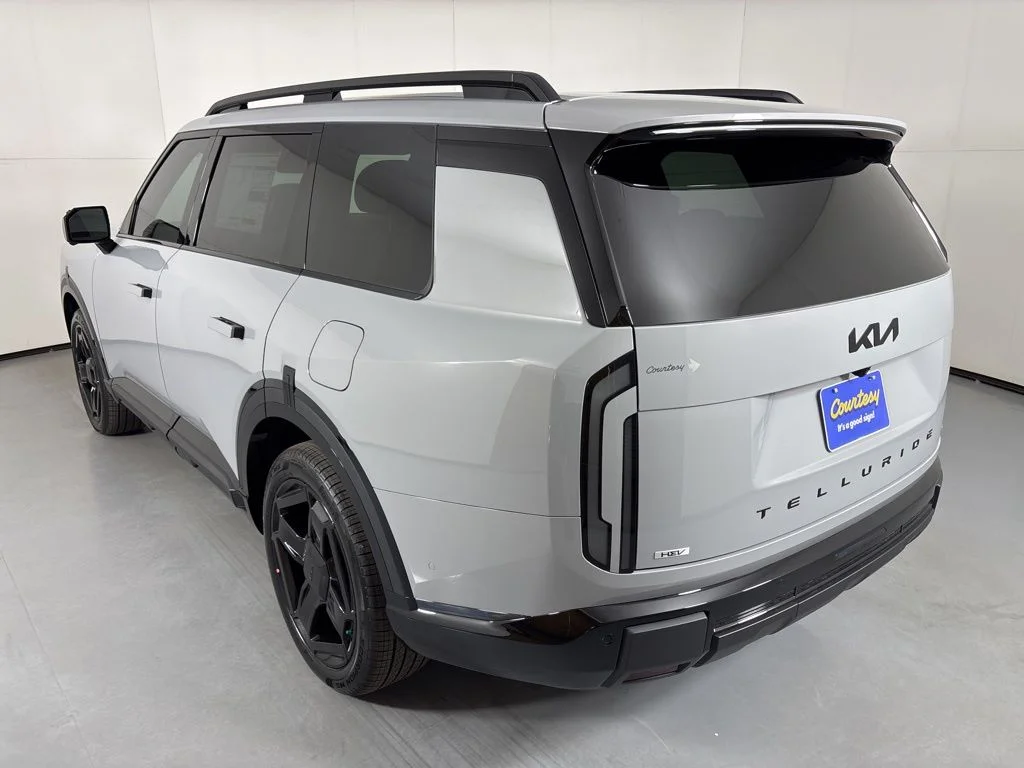 New 2027 Wolf Gray Kia X-LINE SX image 6