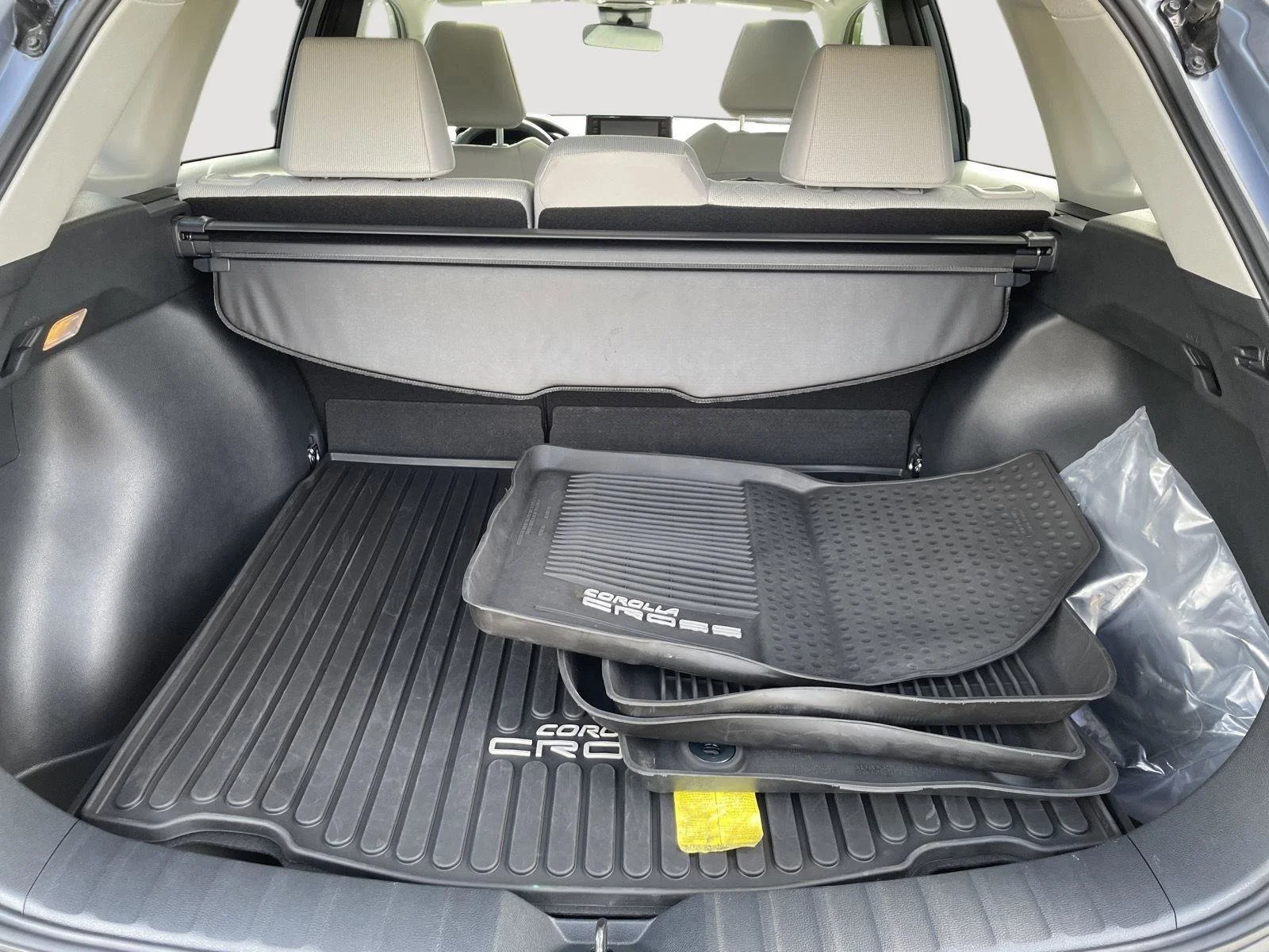 Used 2022 Celestite Toyota LE image 21