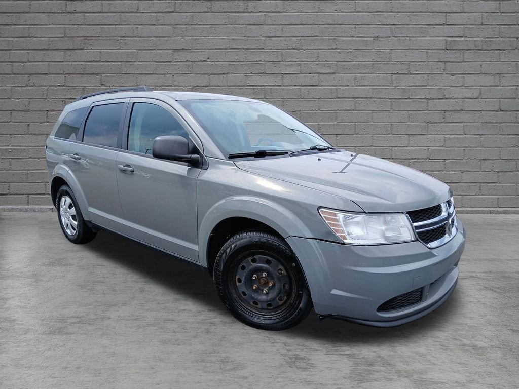 Used 2019 Gray Dodge SE image 8