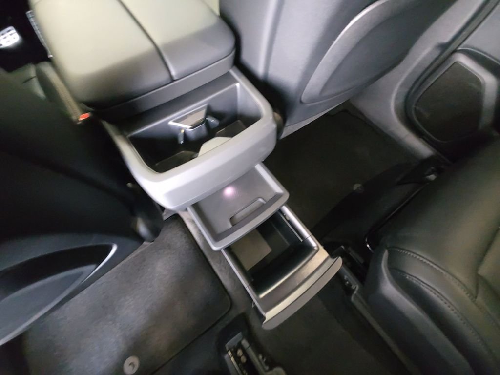 Used 2027 White Kia X-Pro SX-Prestige image 27
