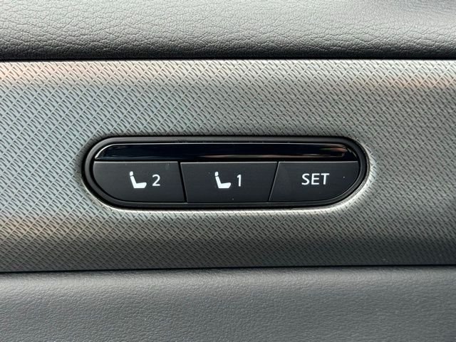 New 2027 MINERAL BLACK INFINITI Luxe FWD image 13