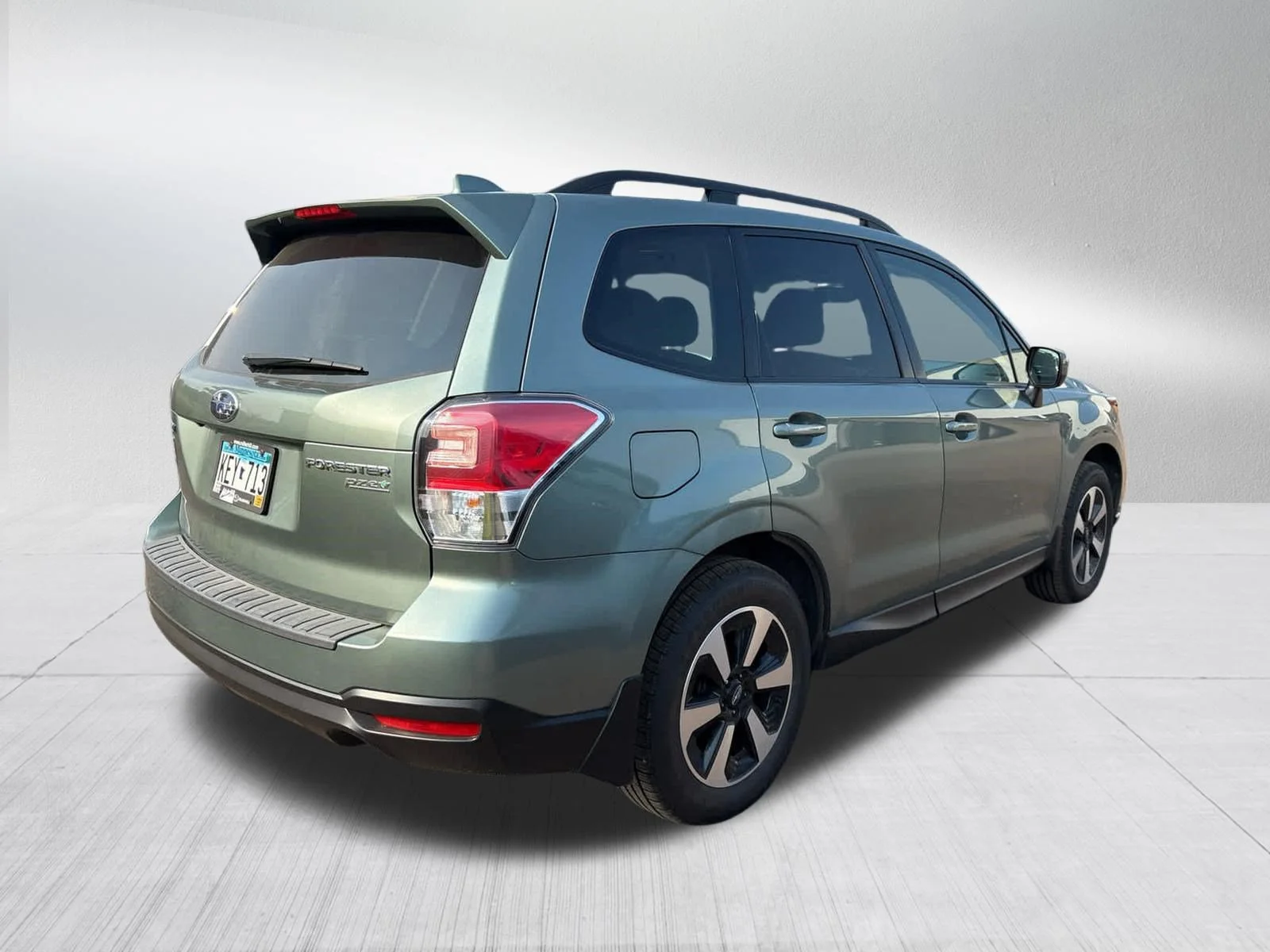 Used 2017 Jasmine Green Metallic Subaru Premium image 12