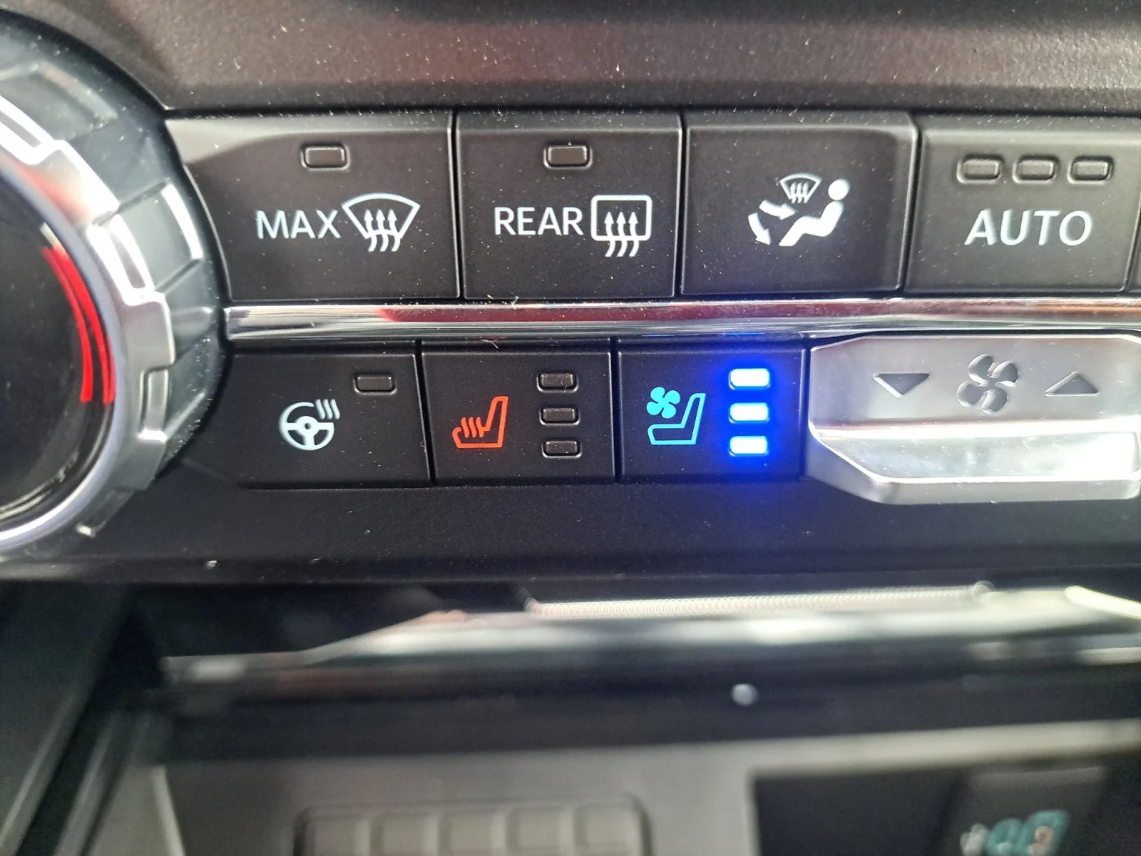 New 2026 Agate Black Metallic Ford LARIAT image 24
