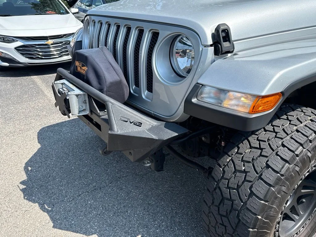 Used 2022 Silver Jeep Unlimited Sahara image 12