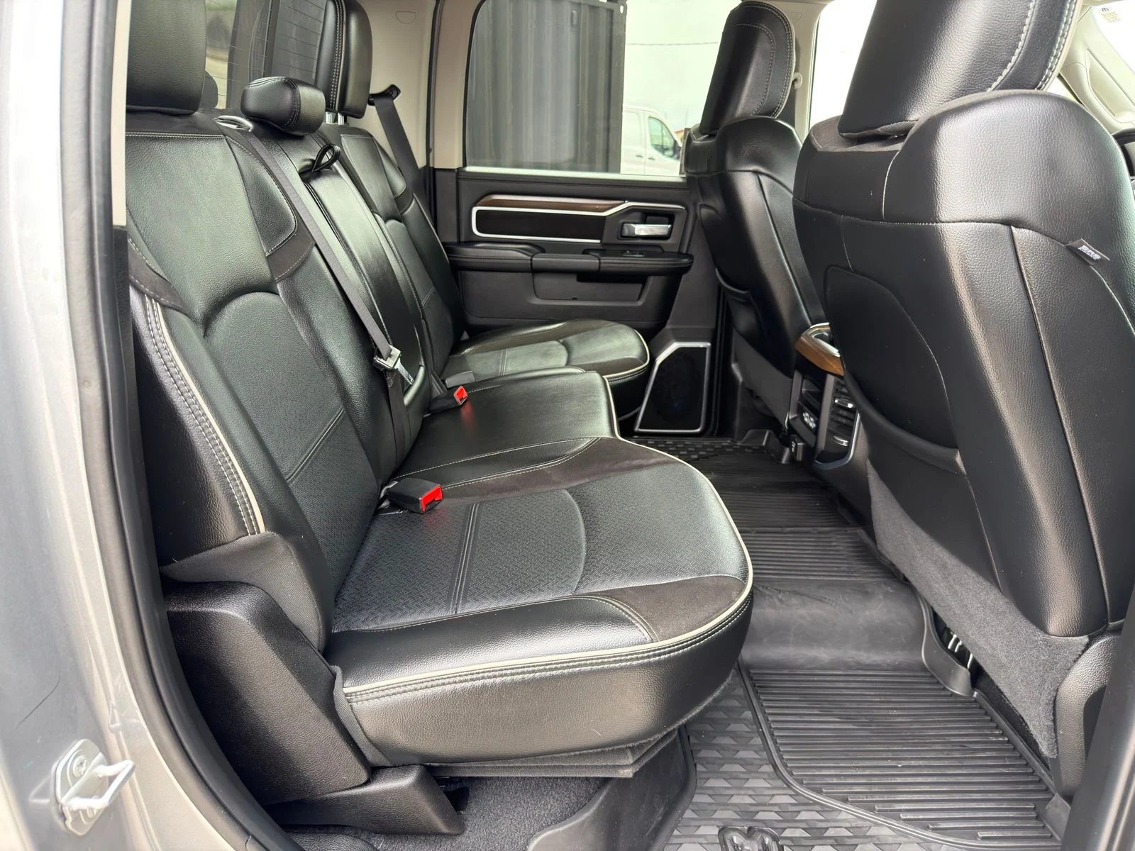Used 2024 Silver Ram Laramie image 34