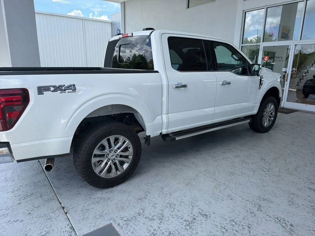 Used 2024 Star White Metall Ford LARIAT image 5