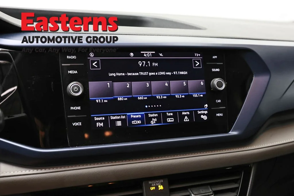 Used 2024 Black Volkswagen 1.5T SE image 18