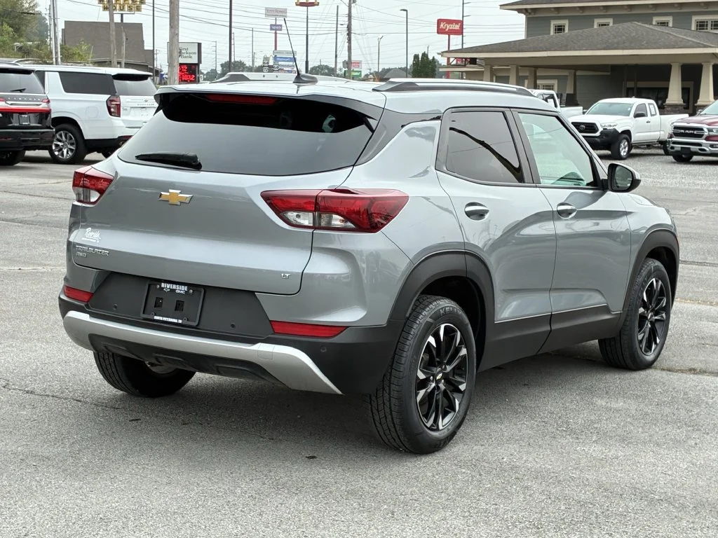 Used 2023 STERLING GRAY METALLIC Chevrolet LT image 7