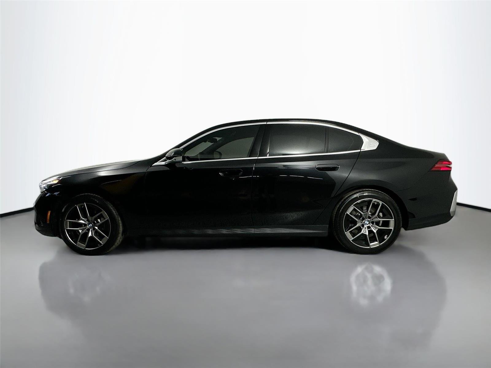 New 2026 Black Sapphire Metallic BMW 530i xDrive image 9