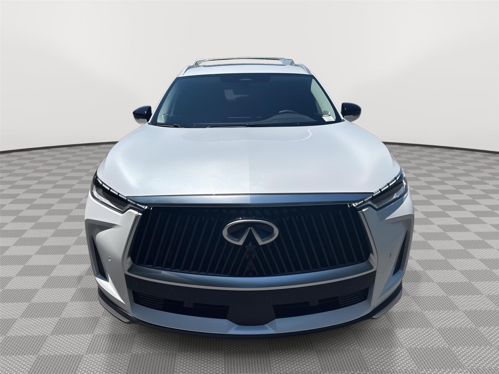 New 2027 RADIANT WHITE INFINITI Luxe FWD image 3
