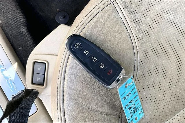 Used 2013 Silver Ford Limited image 11