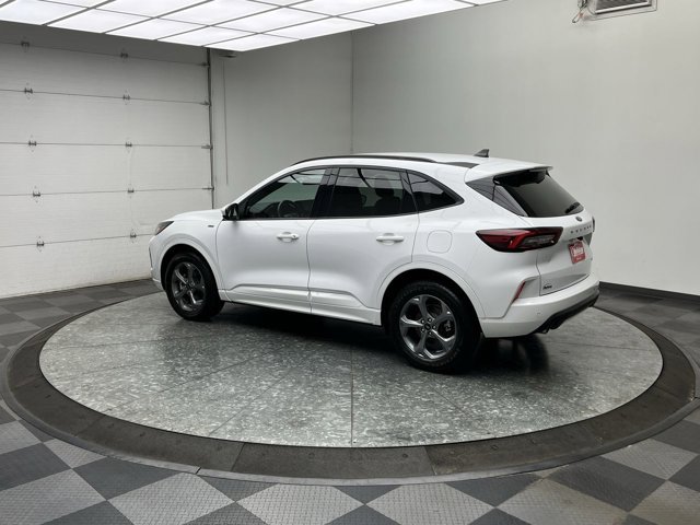 Used 2023 Oxford White Ford ST-Line Select image 2