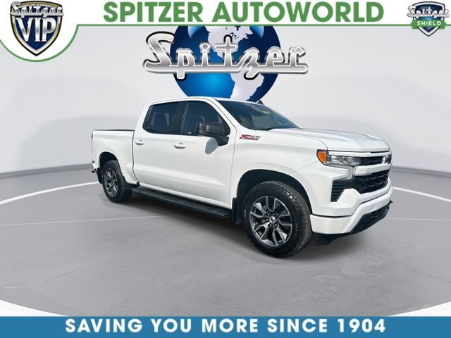 Used 2024 Summit White Chevrolet RST image 3