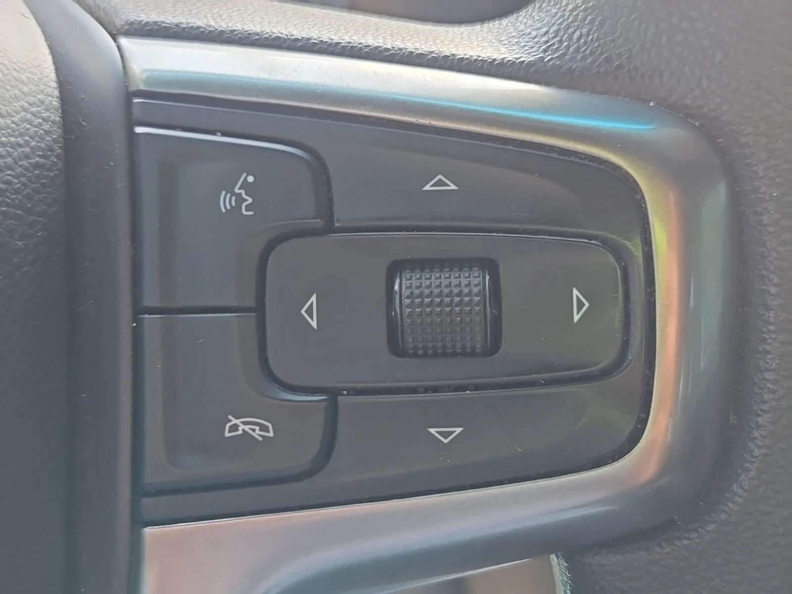 Used 2019 White Chevrolet WT image 31