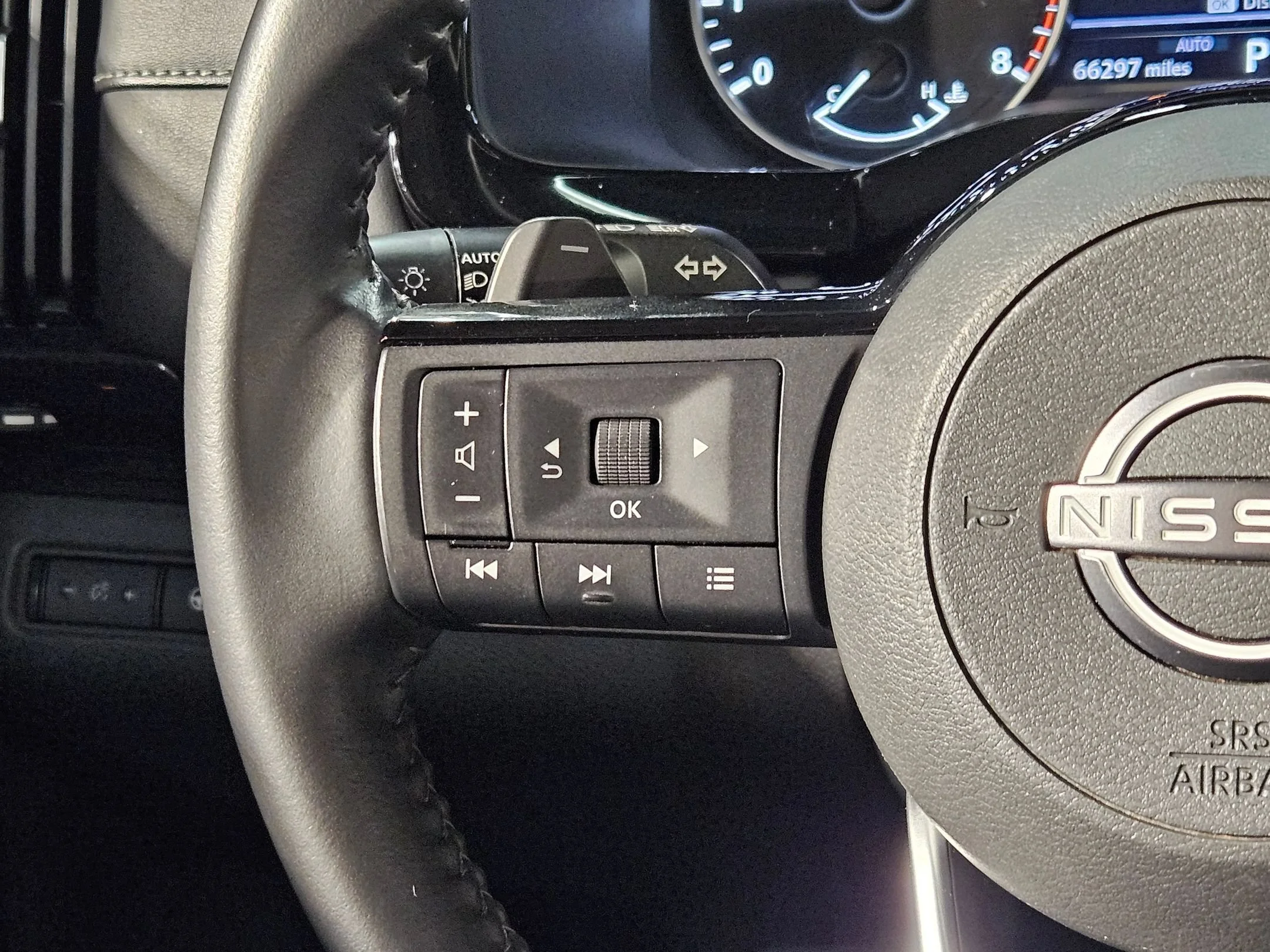 Used 2023 Scarlet Ember Tintcoat Nissan SV image 27