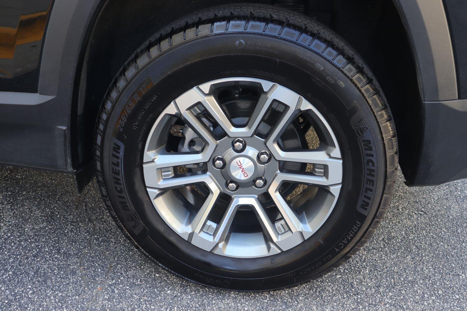 Used 2025 Ebony Twilight Metallic GMC AWD Elevation image 35