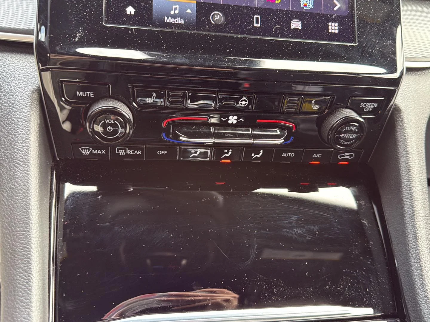 Used 2023 Bright White Clearcoat Jeep Altitude image 3