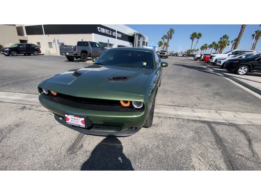 Used 2021 F8 Green Dodge SXT image 3