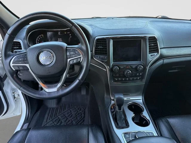 Used 2018 White Jeep Overland image 19