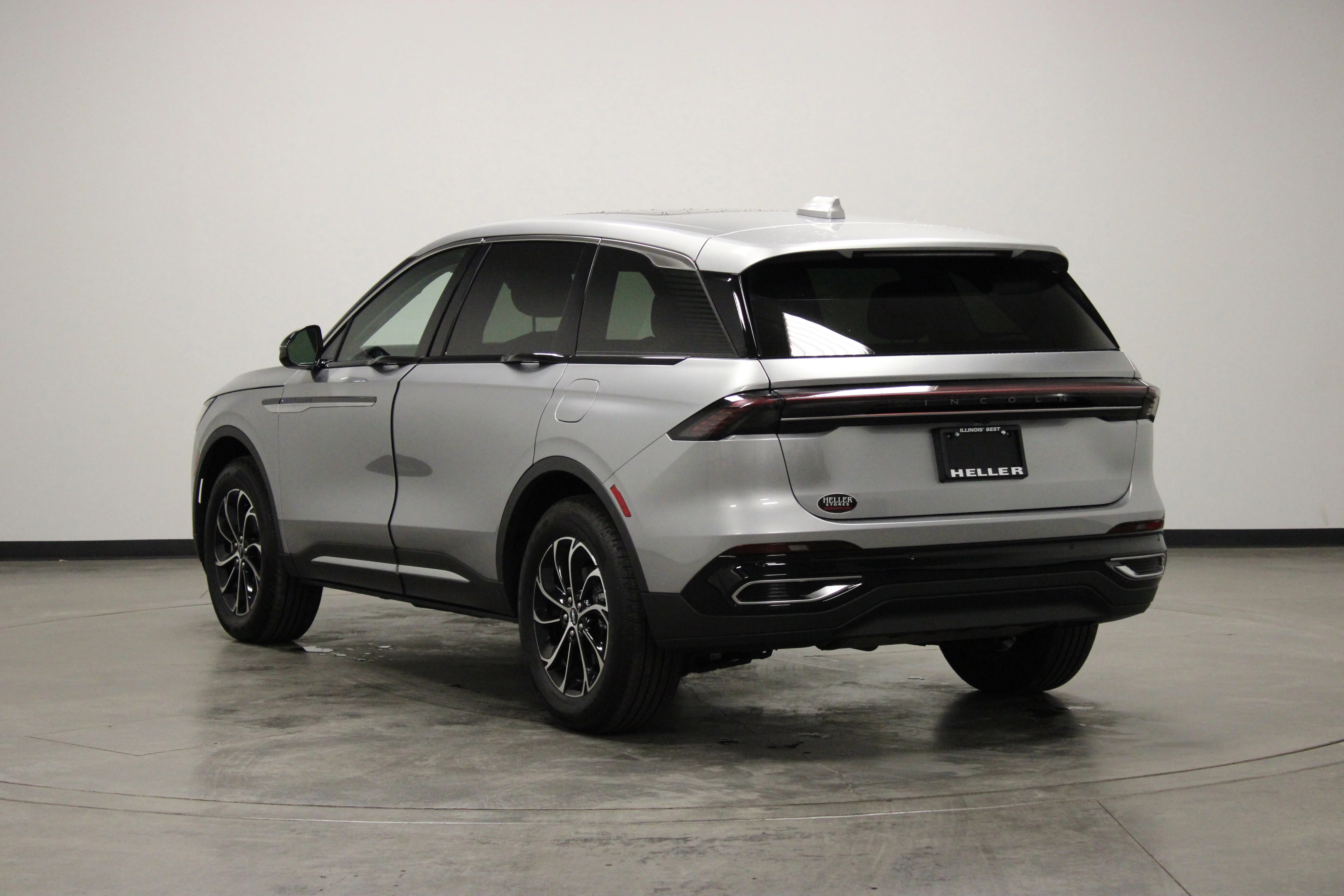 Used 2026 Radiance Metallic Lincoln Premiere image 6