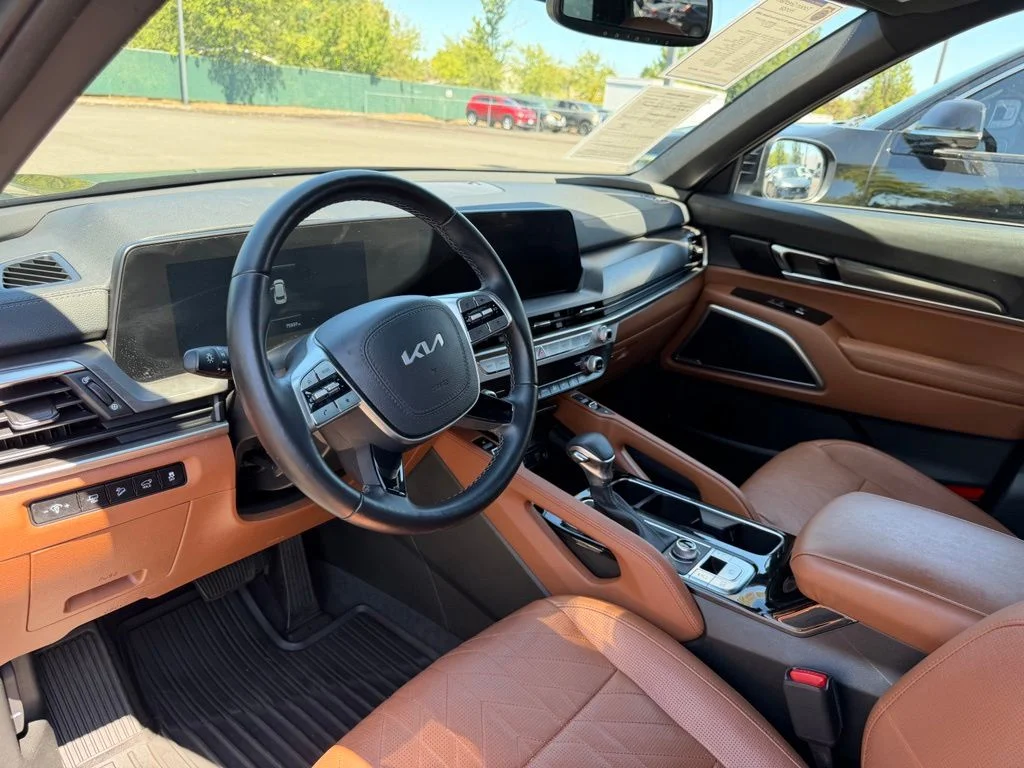 Used 2023 Ebony Black Kia EX X-Line image 15