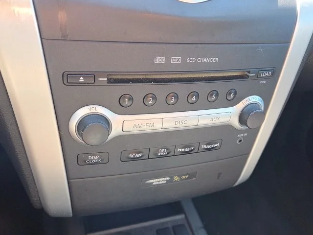 Used 2010 Gray Nissan S image 22