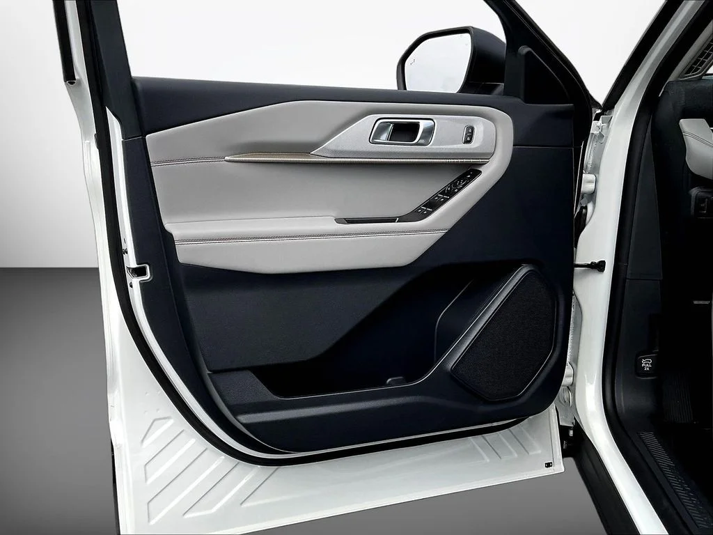 New 2026 Star White Metallic Tri-Coat Ford Active image 28