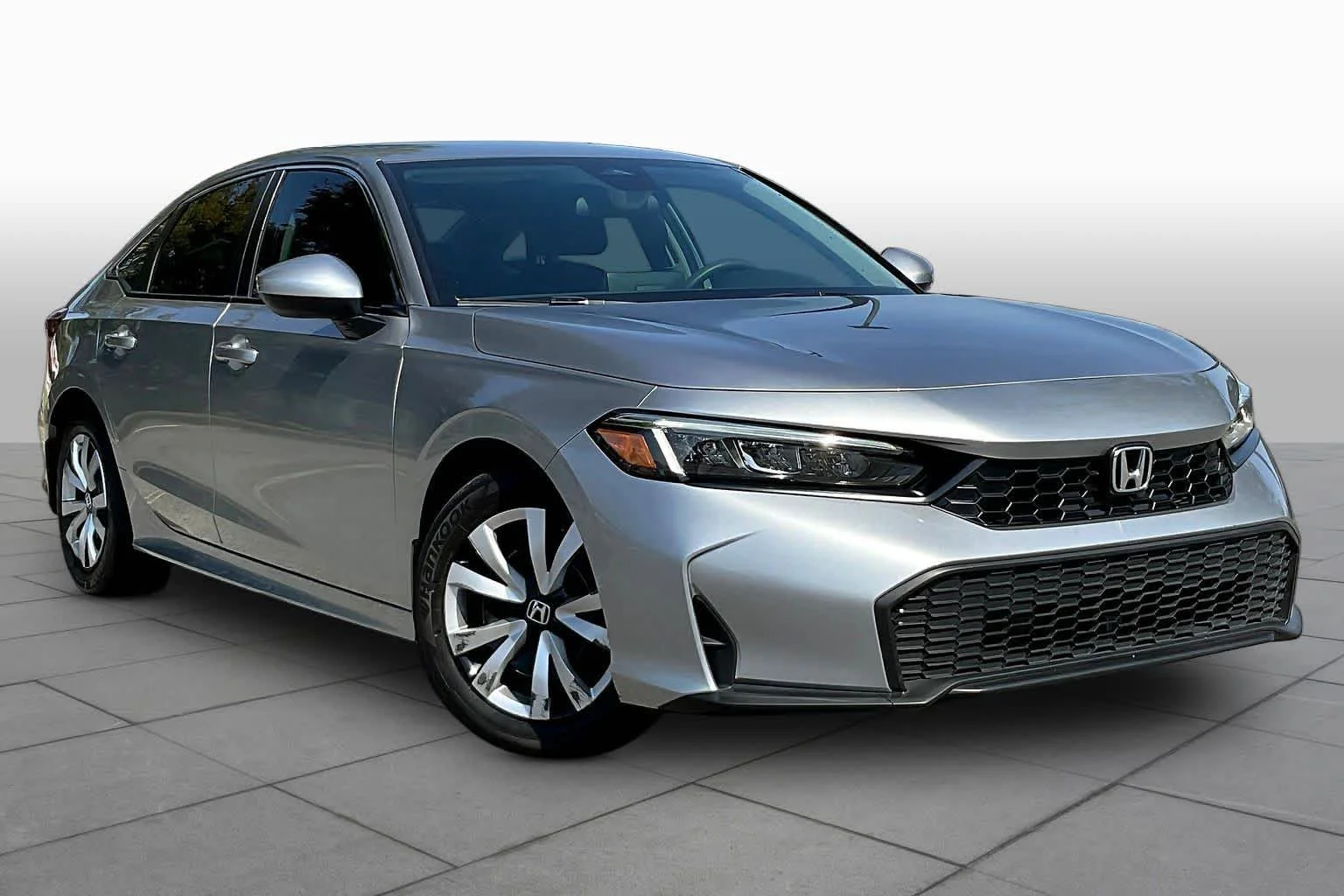 Used 2025 Solar Silver Metallic Honda LX image 3