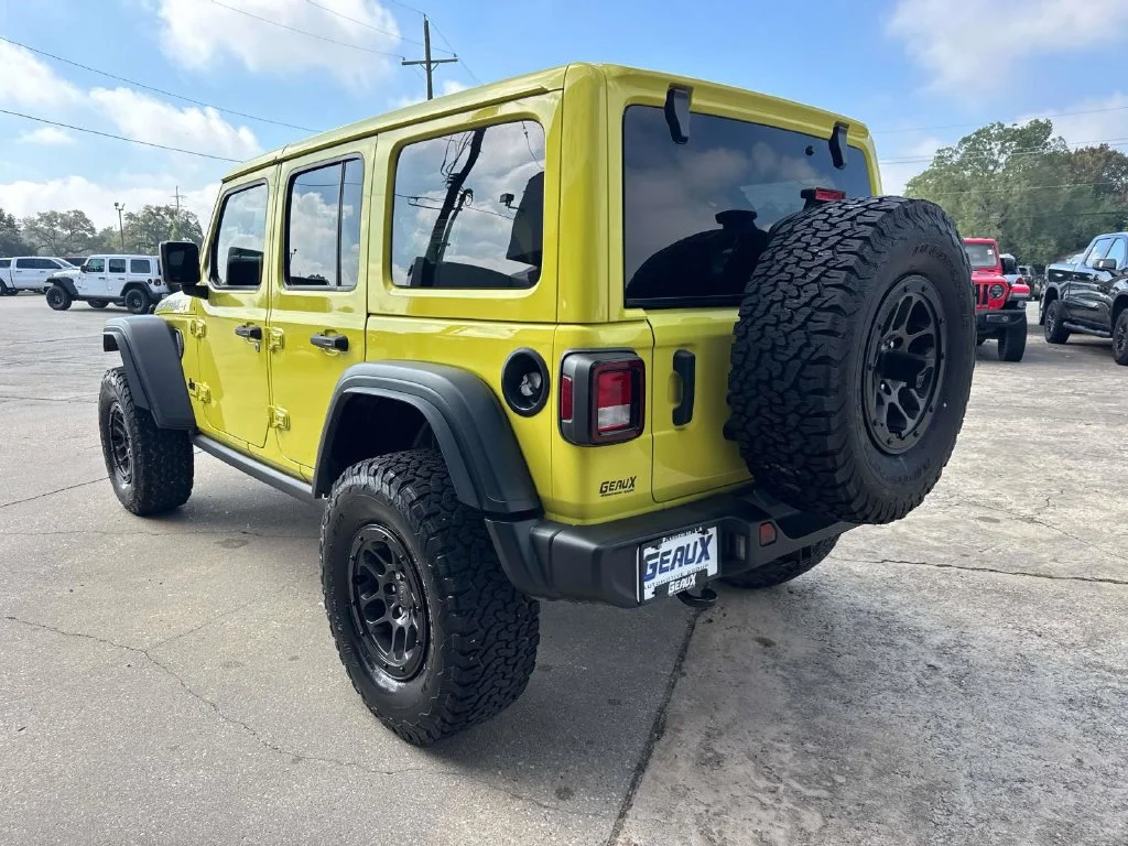 Used 2023 Yellow Jeep High Tide image 12
