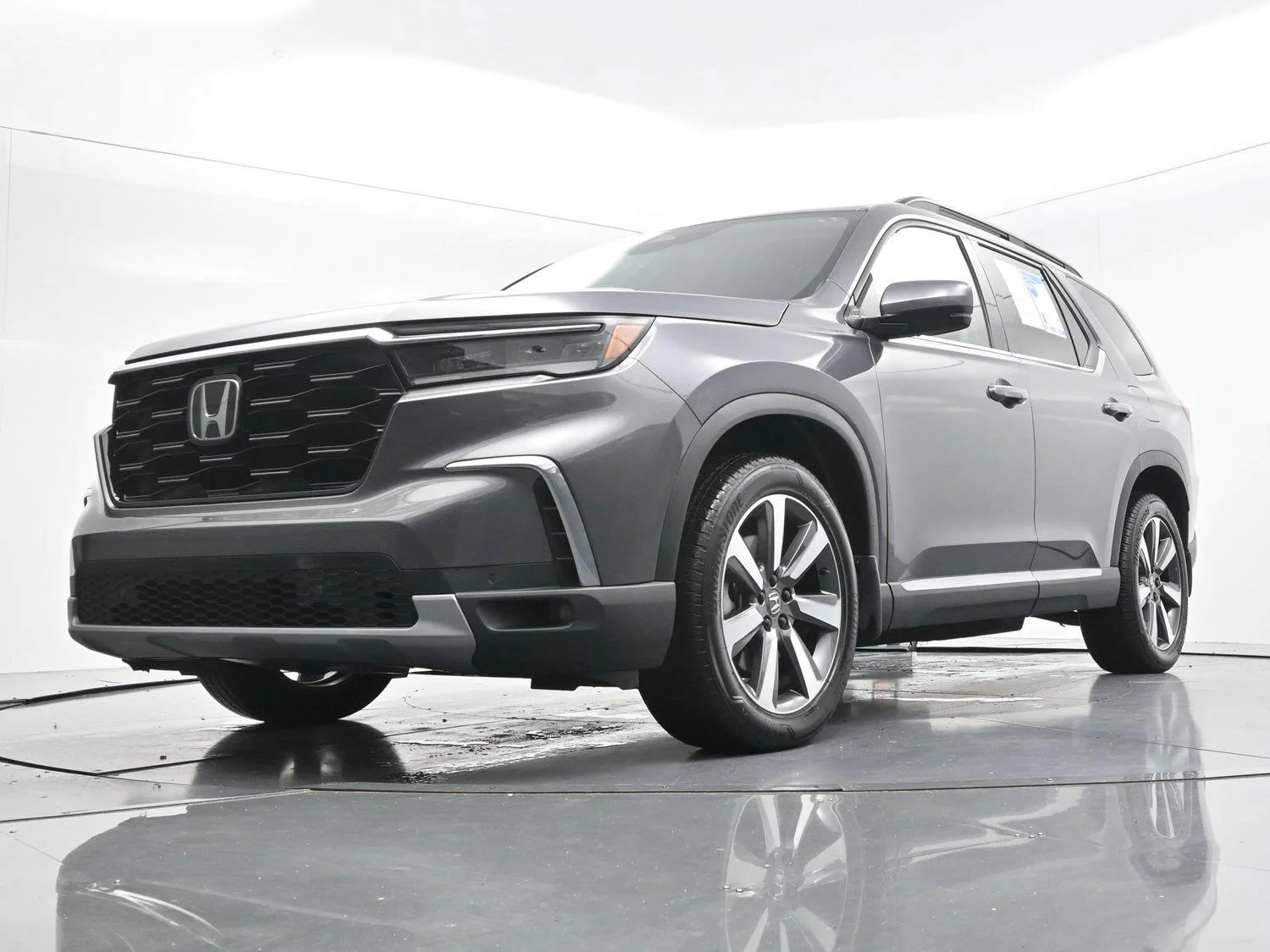 Used 2024 Modern Steel Metallic Honda Touring image 52