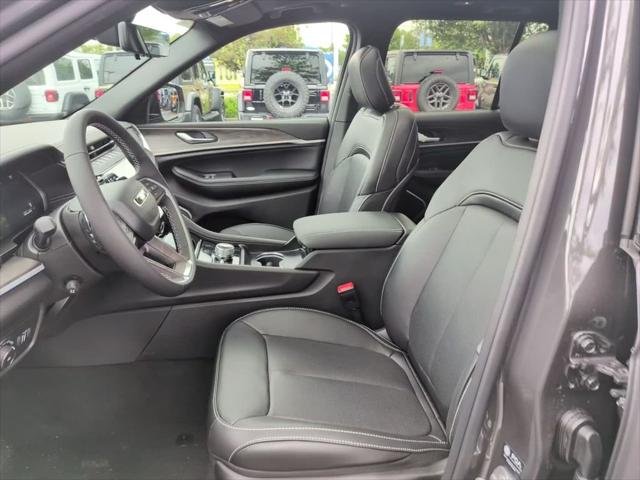New 2026 Baltic Gray Metallic Clear-Coat Exterior Paint Jeep Limited image 19