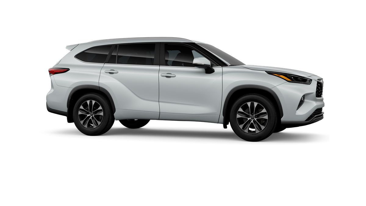 New 2026 Wind Chill Pearl Toyota XLE image 13