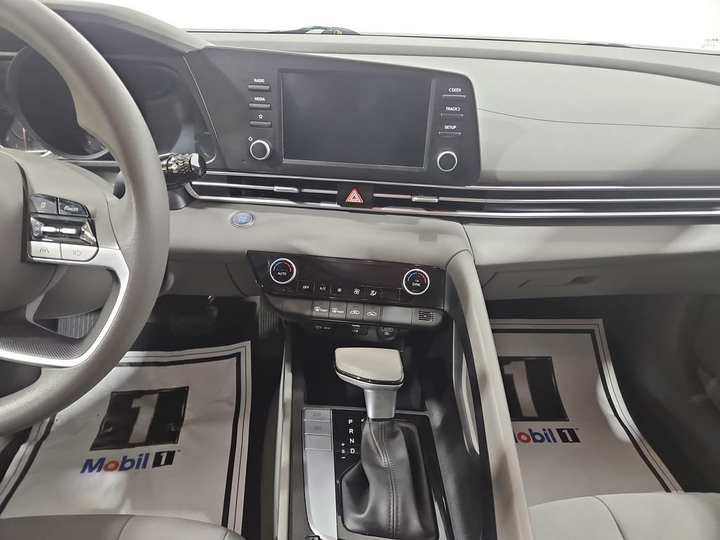 Used 2023 Silver Hyundai SEL image 18