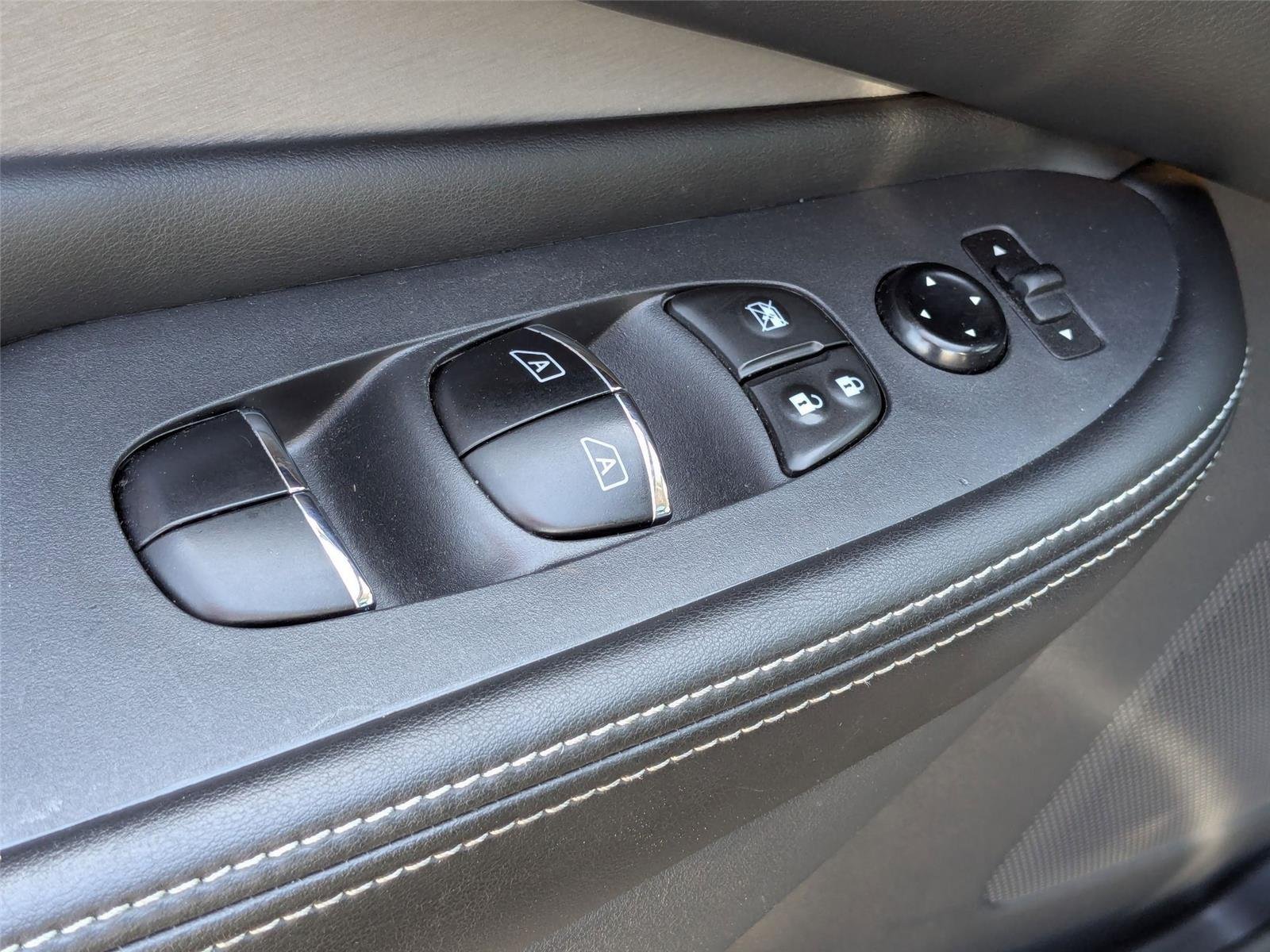 Used 2023 Super Black Nissan SL image 14
