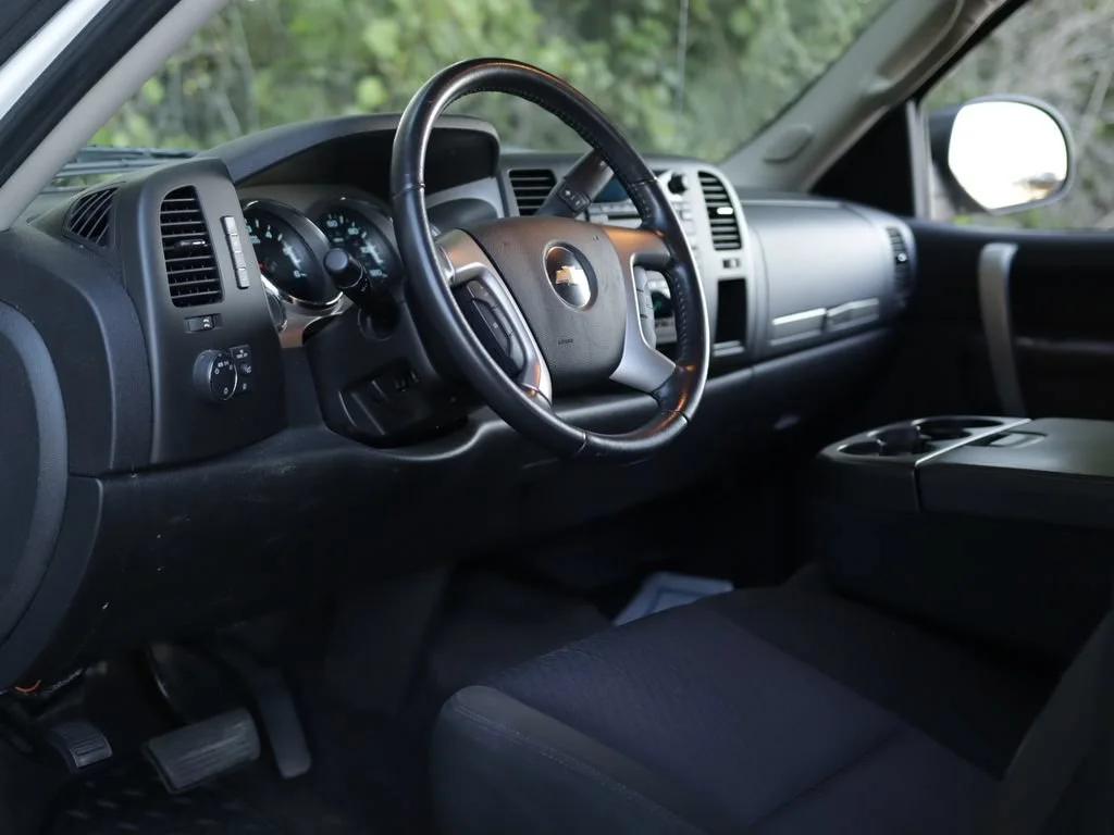 Used 2010 SUMMIT WHITE Chevrolet LT image 9
