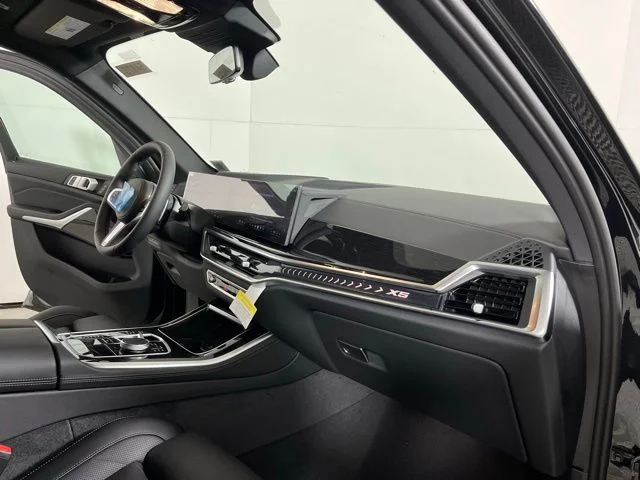 Used 2026 Black Sapphire Metallic BMW xDrive40i image 17