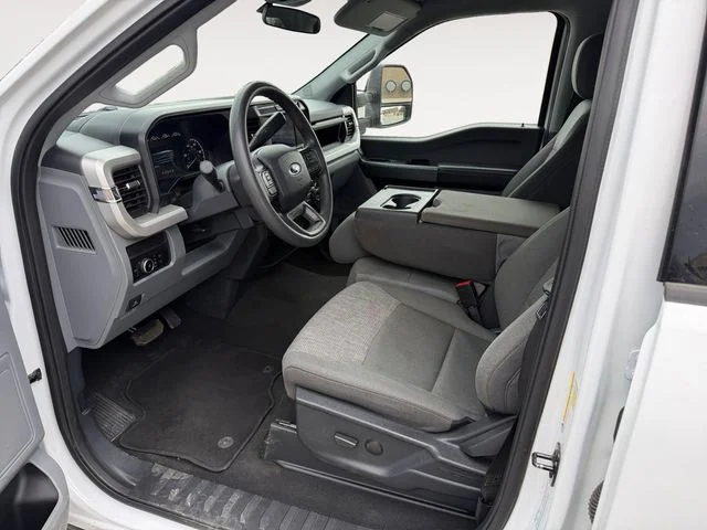 Certified Used 2025 Oxford White Ford XLT image 9