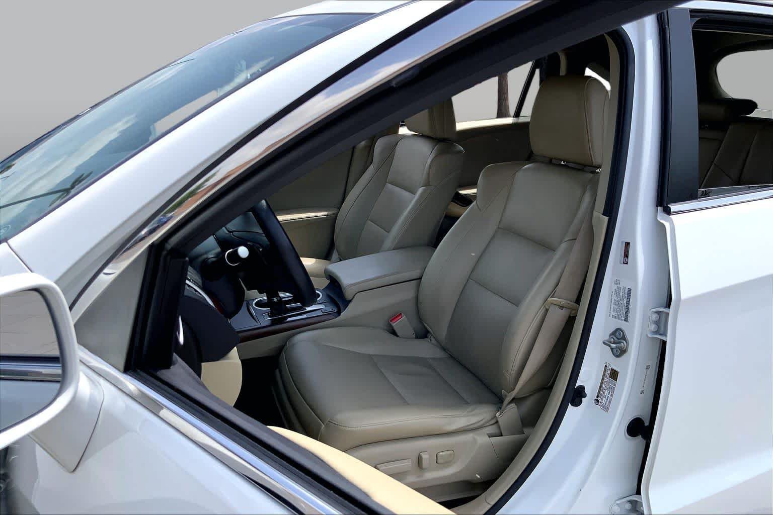 Used 2017 White Diamond Pearl Acura AWD with Technology Package image 8