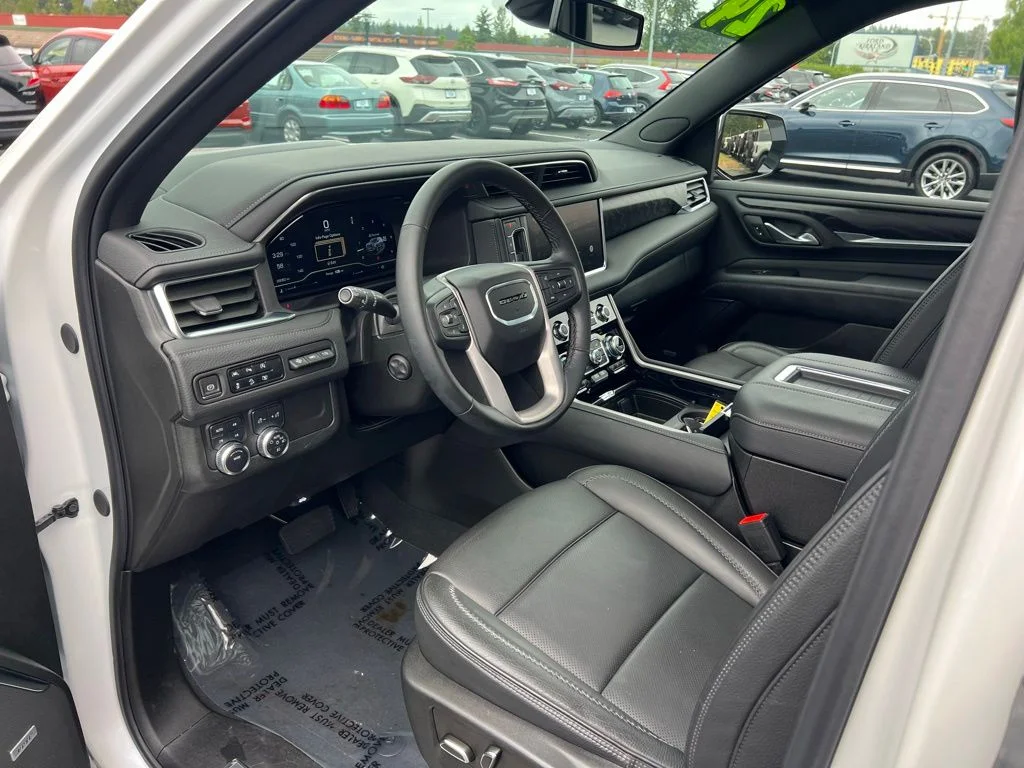2024 GMC Yukon Denali - Photo 11