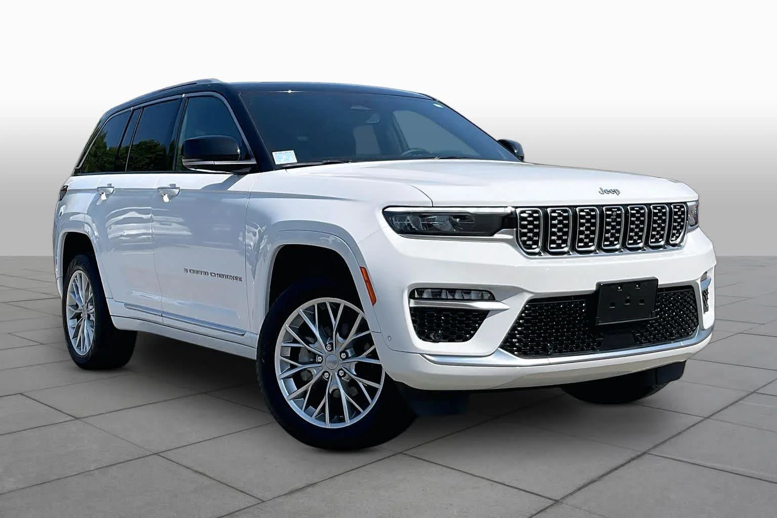 Used 2022 Bright White Clearcoat Jeep Summit image 2