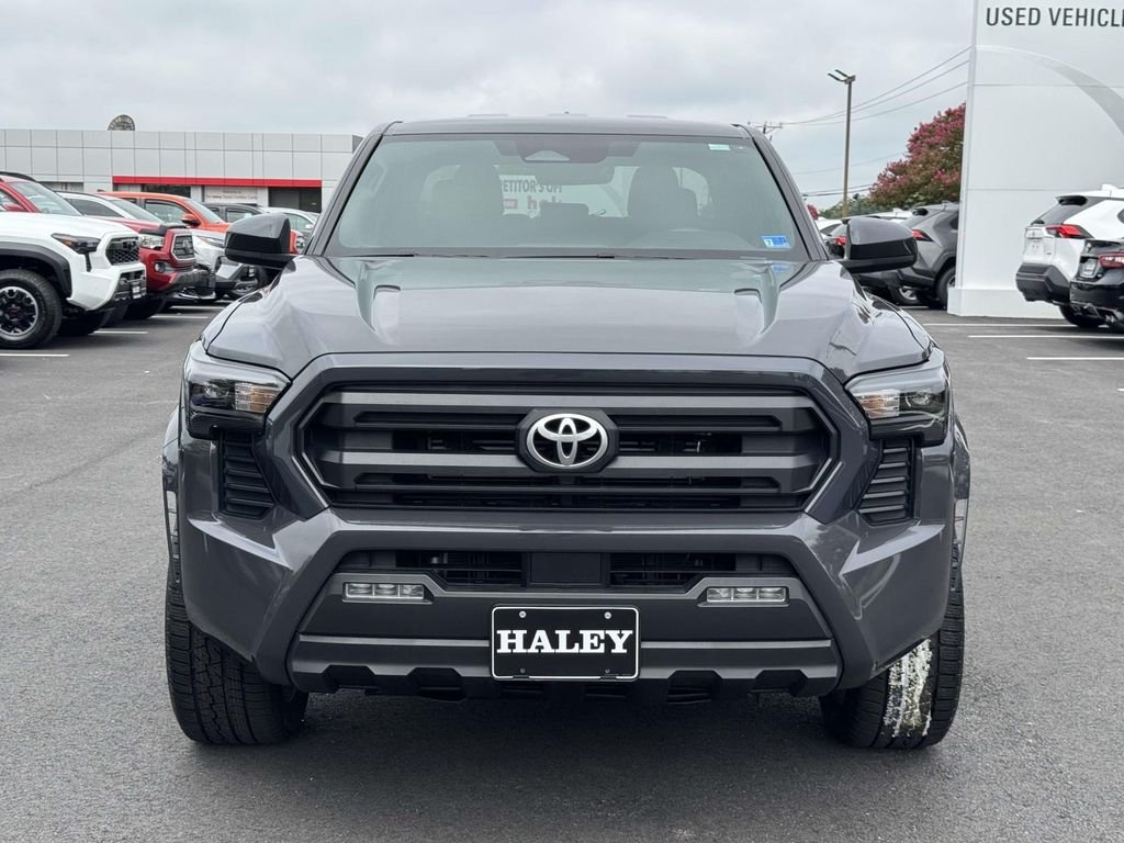 Used 2025  Toyota SR5 image 25