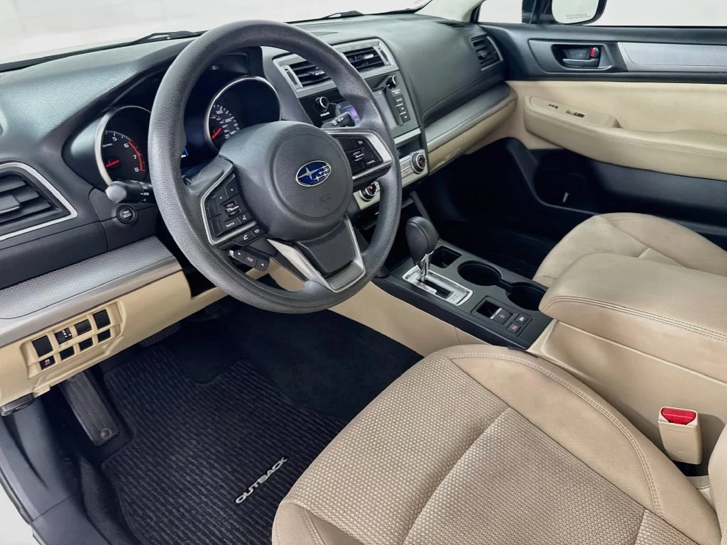 Used 2018 Crystal White Pearl Subaru 2.5i image 11