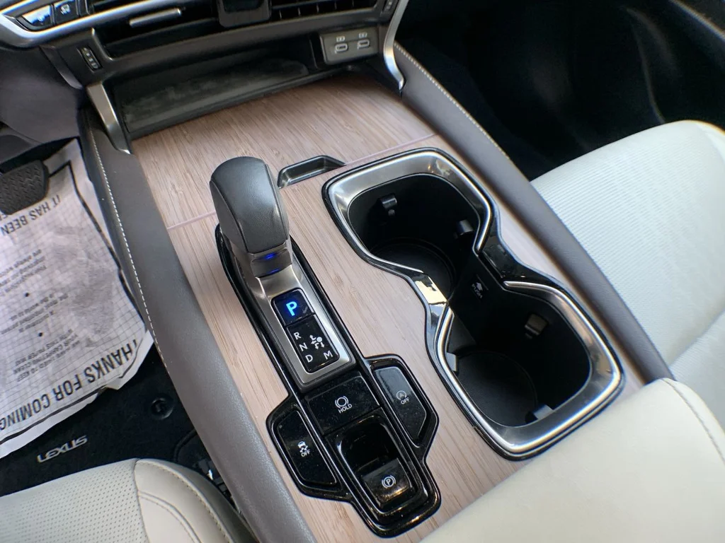 Used 2024 Iridium Lexus Premium+ image 20